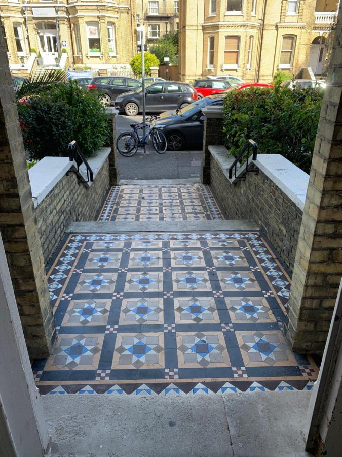 Vibrant Bohemian Seafront Flat Lejlighed Brighton Eksteriør billede